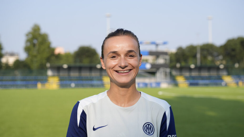 Player Profile - Lina Magull - Back