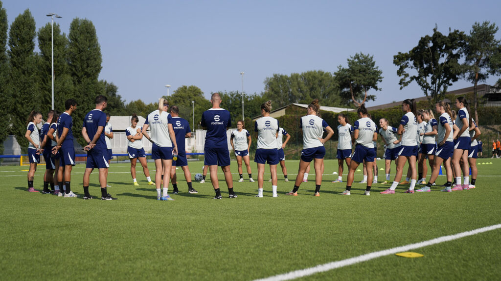 Player Profile - Lina Magull - Back